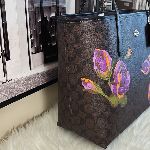 NWT COACH CITY TOTE IN SIGNATURE CANVAS WITH ROSE PRINT - Picture 3 of 10